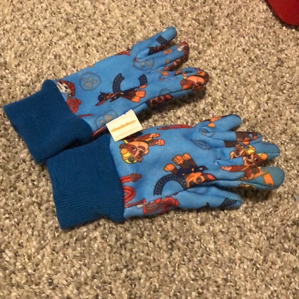 Small paw patrol winter gloves